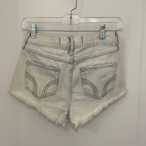 Hollister Distressed Denim Jean Shorts Size 26 / 3